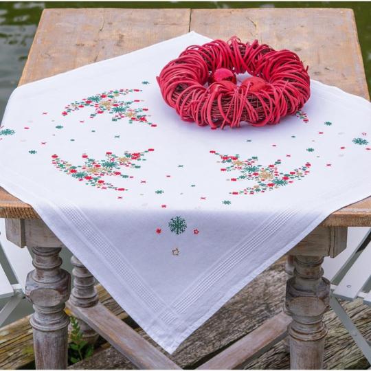 Kit Nappe à broder Arbre de Noël - Vervaco