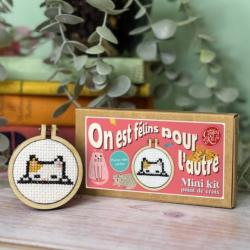 On est félins pour l'autre - Mini kit point de croix - The Crafty Kit Company