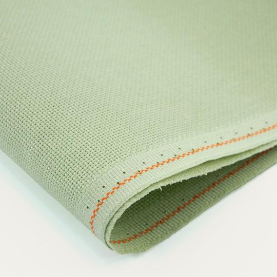 Toile Aïda 6.4 à broder Zweigart - Vert Amande (6083)