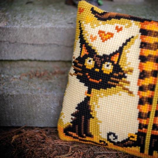 Kit Coussin au Point de croix Chat adore Sorcière - Vervaco
