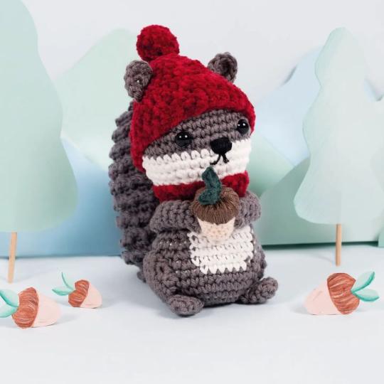 Écureuil gourmand — Kit crochet Amigurumi DMC