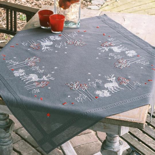Kit Nappe à broder Animaux de la forêt en hiver - Vervaco